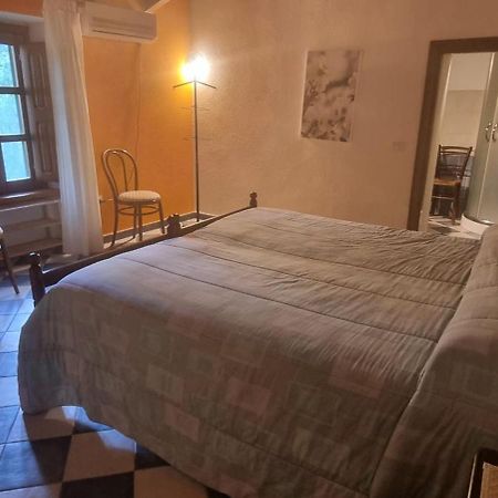 B&B Di Luisa Ledda Ales Exterior photo